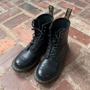 Excellent condition Doc Martens 1460s